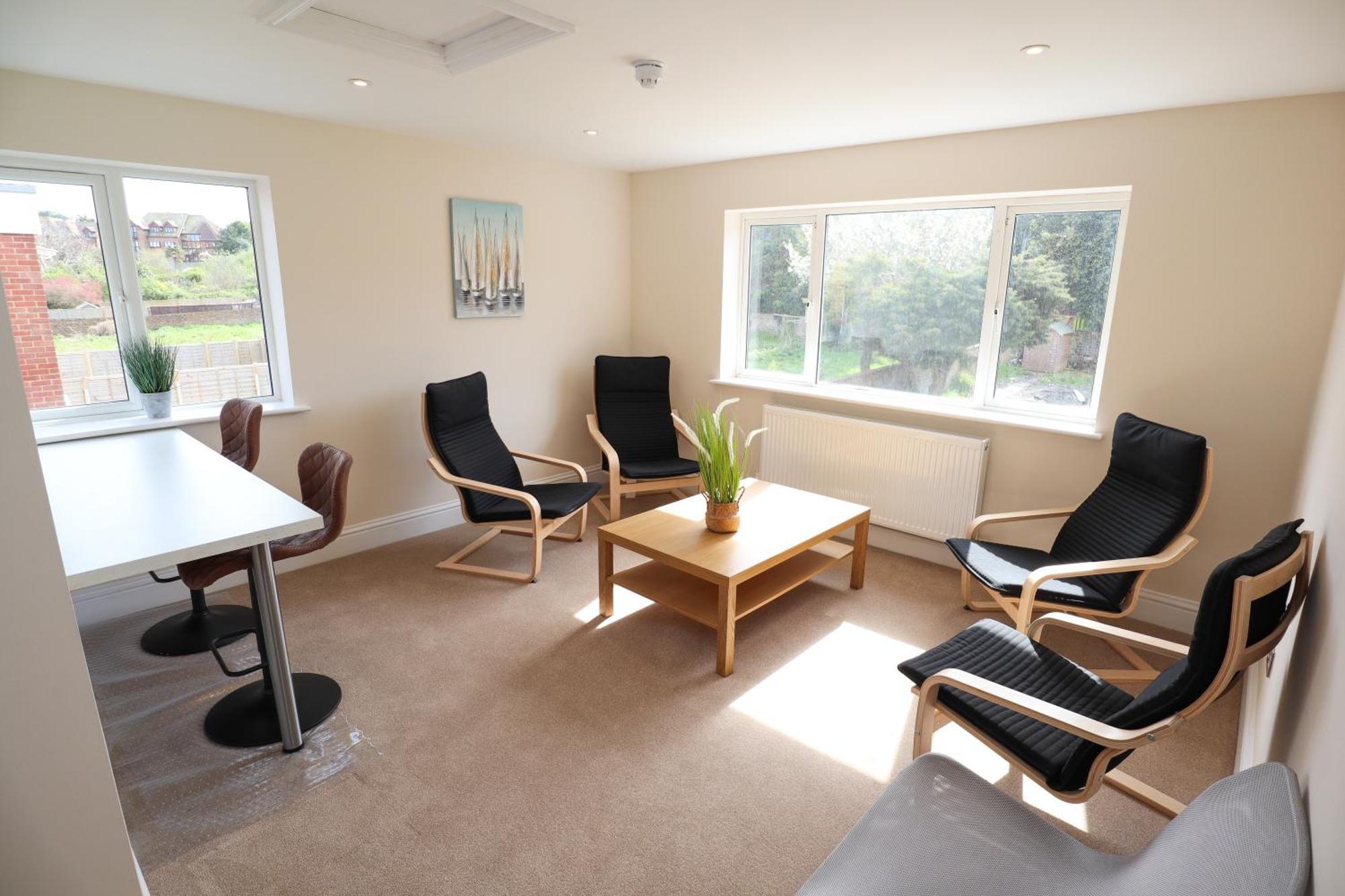 Aqua Nest Eastbourne - En-Suite, Free Parking, Kitchen ภายนอก รูปภาพ